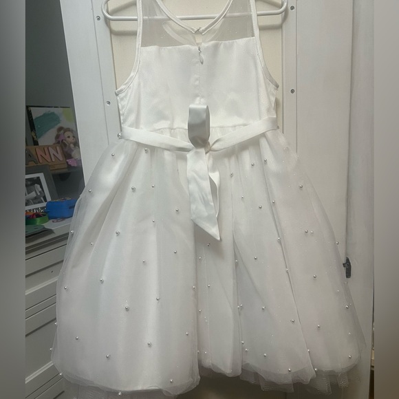 Girl’s American Princess White Pearl-Accented Formal Dress Size 6 - Picture 3 of 7